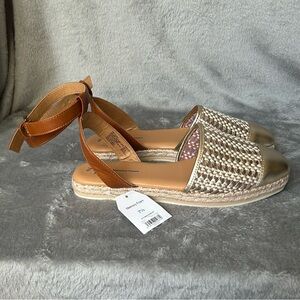 Time And Tru Ankle Strap‎ Shoes Womens Size 7 1/2 Gold Woven Memory Foam